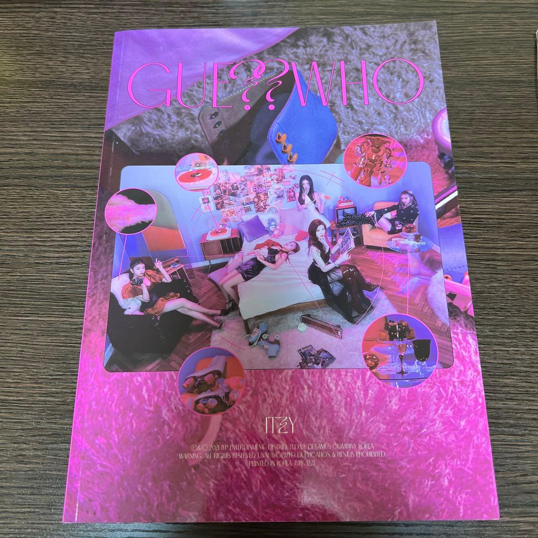 

[Б/В] ITZY GUESS WHO (ДЕНЬ вер.) Альбом з колекційною карткою
