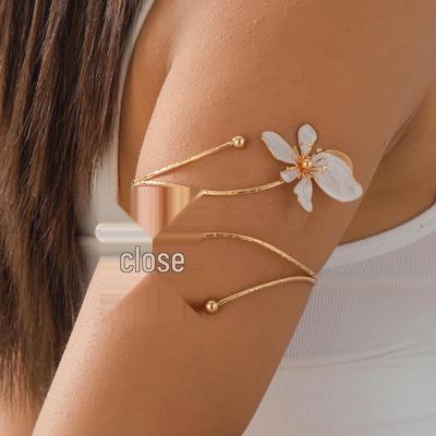 Elegantes Gold Emaille Blumen Armband - Minimalistisches Design für Damen