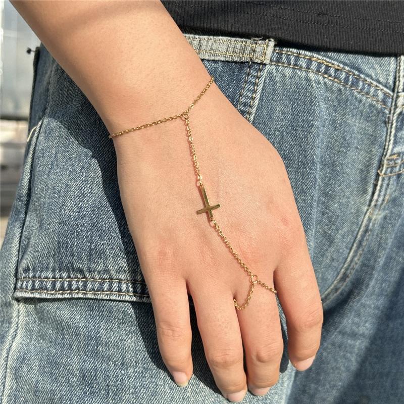 Braccialetti a Mano con Croce Piccola Placcati Oro 18K in Acciaio Inossidabile Impermeabili per Donne Moda Retro Carini Braccialetti a Croce Gioielli