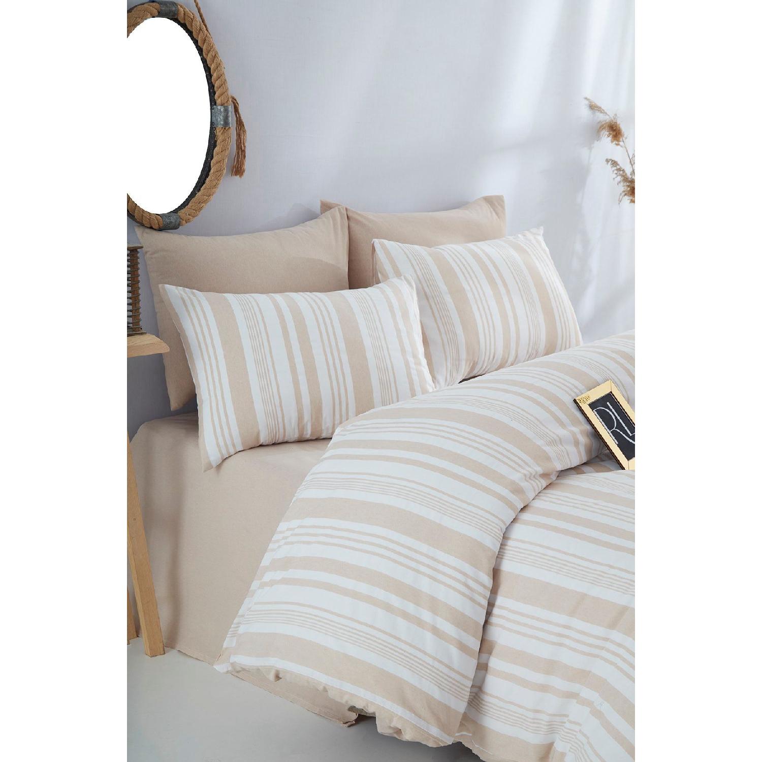 

Двойной комплект пододеяльников в богемную бежевую полоску