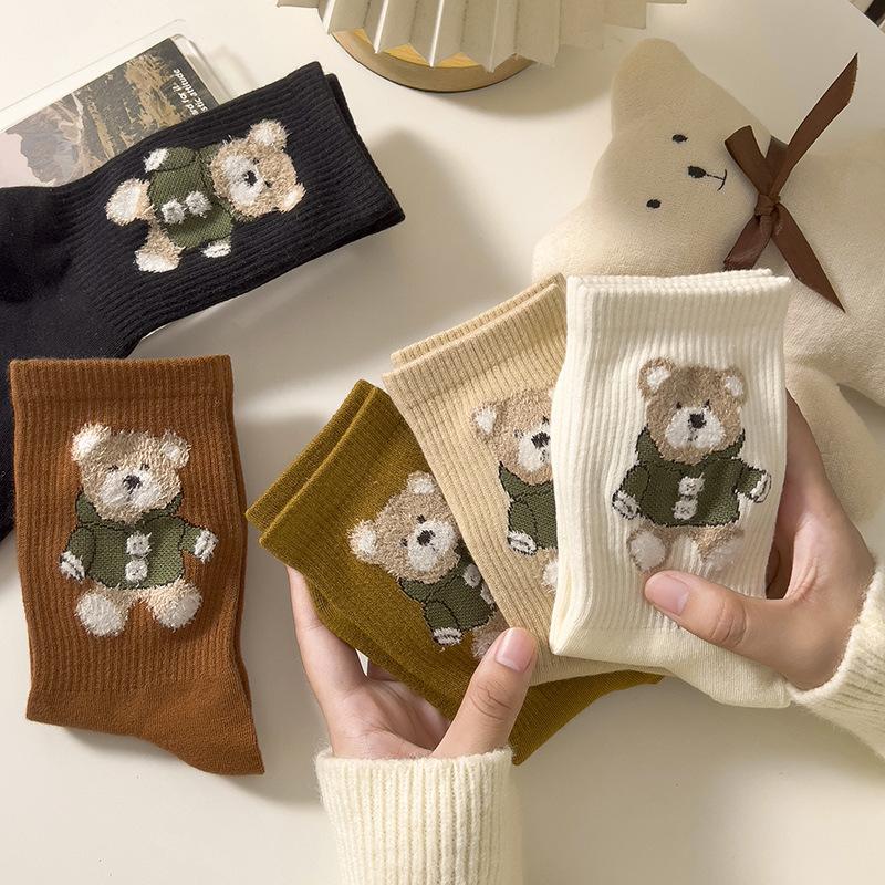Filles en bas longs, Filles oursons mignons de dessin animé en automne et en hiver, Filles mi-mollet, Académie de filles, Chaussettes hautes en coton
