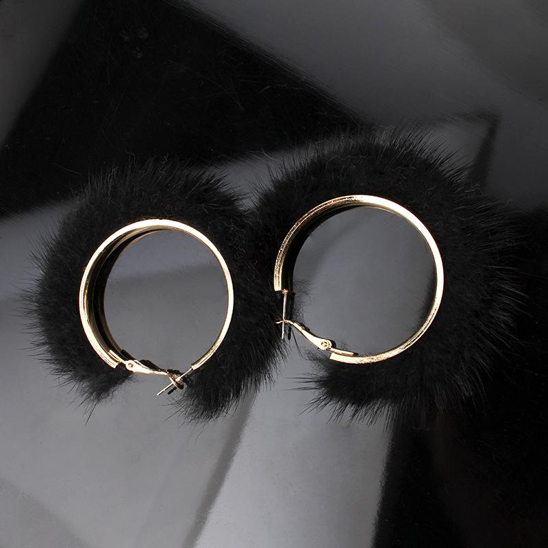 1 Paar Schmuck Wunderschönes Plüschdesign Alltags-Ohrringe Mode Goldene Kreolen Vielseitiges Flauschiges Fell-Kreoldesign Niedlich Mehrfarbig