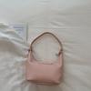 Minimalistische Weiche PU-Schultertasche für Damen Gebogene Silhouette Klappenverschluss