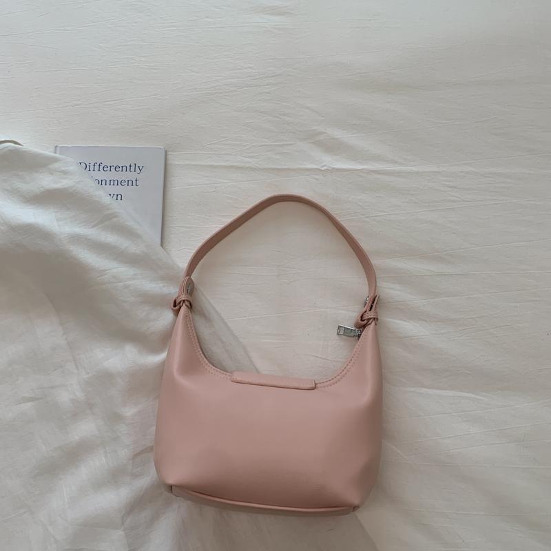 Minimalistische Weiche PU-Schultertasche für Damen Gebogene Silhouette Klappenverschluss