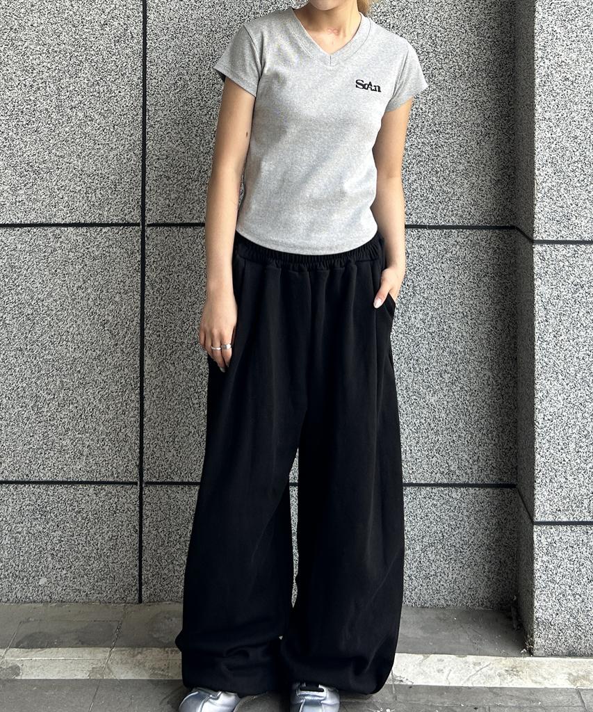 FUZZY SCAN Big Eyelet Curved Balloon Pants Black