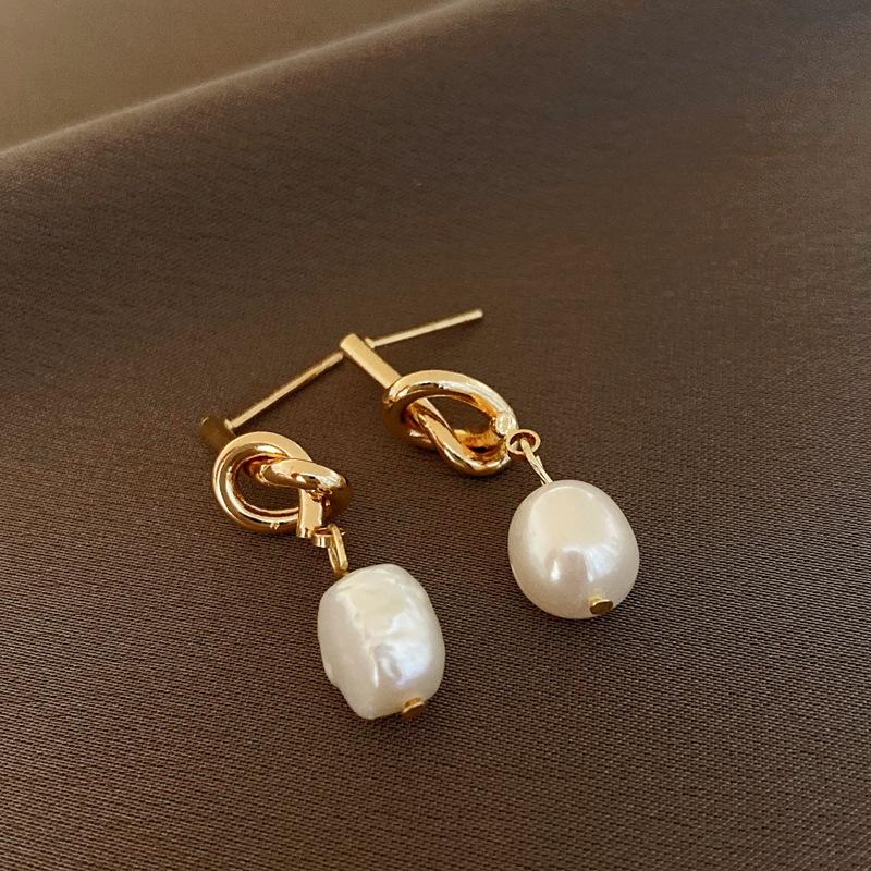 Vintage Light Luxury Long Dangle Earrings for Women, Fresh Sweet Style, Hypoallergenic Nickel-Free High-End Jewelry Gift