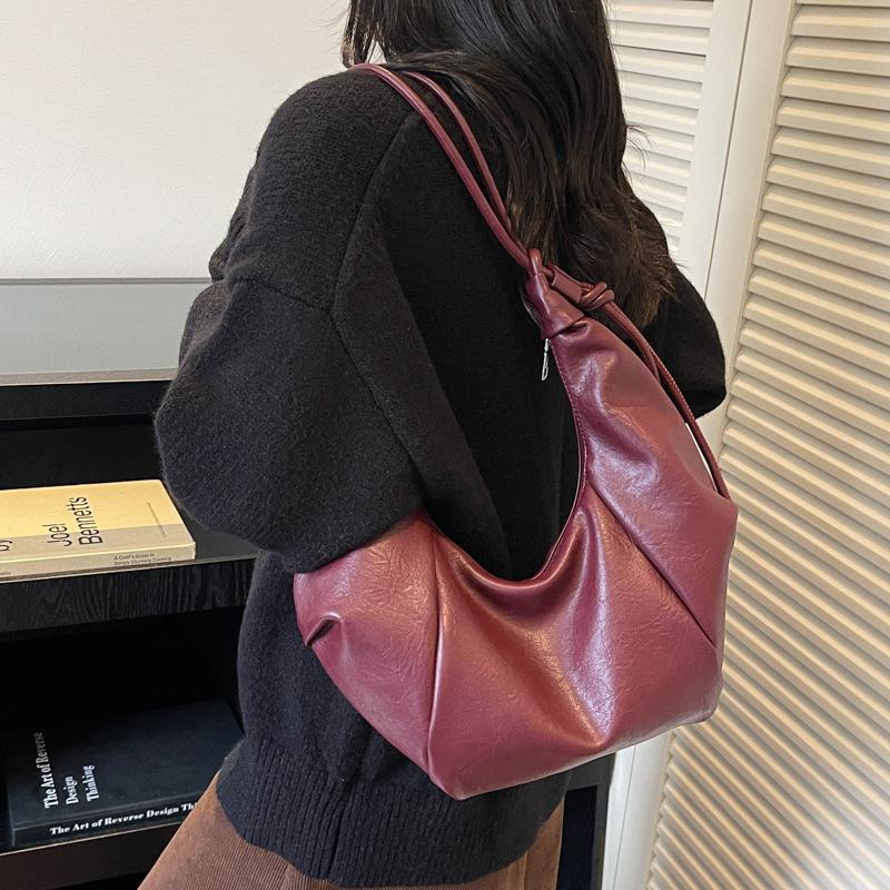 Large-capacity Bag Women's 2025 New Autumn and Winter High-end Commuting Shoulder Bag Exquisite Messenger Dumpling Bag