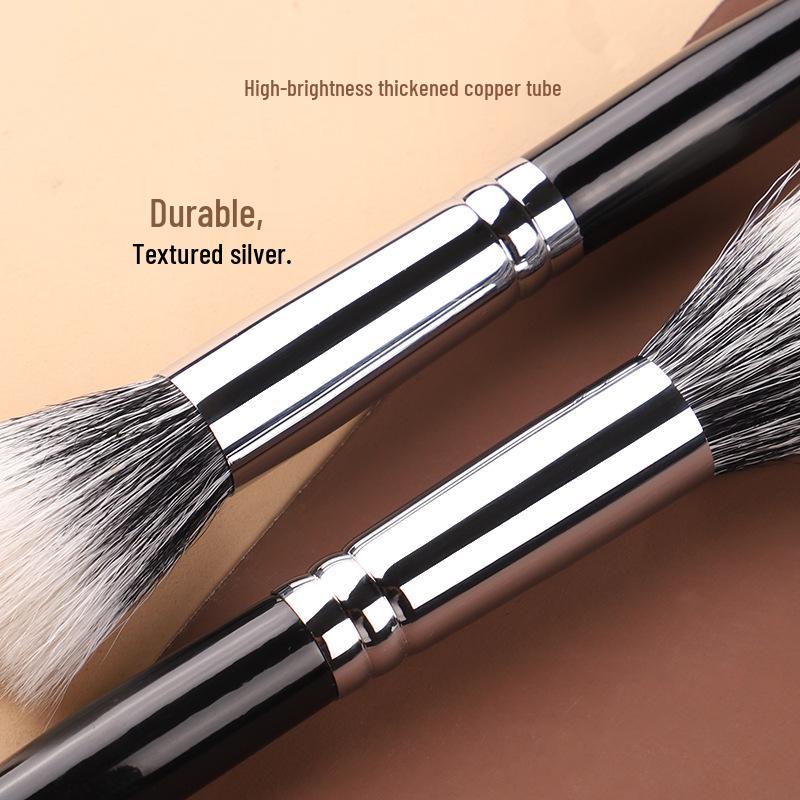 Flat Head Blush Stippling Brush - Fine Goat Hair Makeup Tool