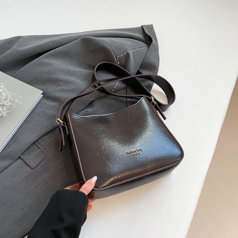 Premium bag women's 2025 new armpit bag fashionable versatile shoulder messenger bag popular women's bag wholesale