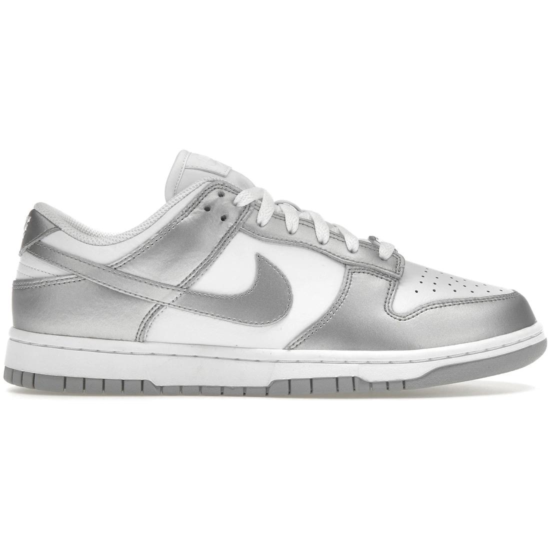 

Кроссовки Nike Dunk Low Metallic Silver (Женский)(FV1311-100) 42.5
