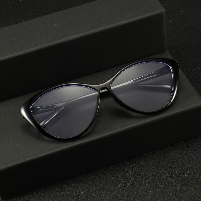 One Pair of Women's Plastic Cat-Eye Minimalist Personality Sexy Trendy Glasses Suitable for College Commuting