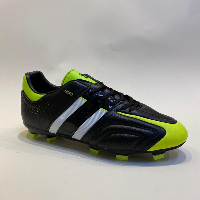 

Customisation European football shoes Men s low top soccer shoes Professional spike training shoes 44