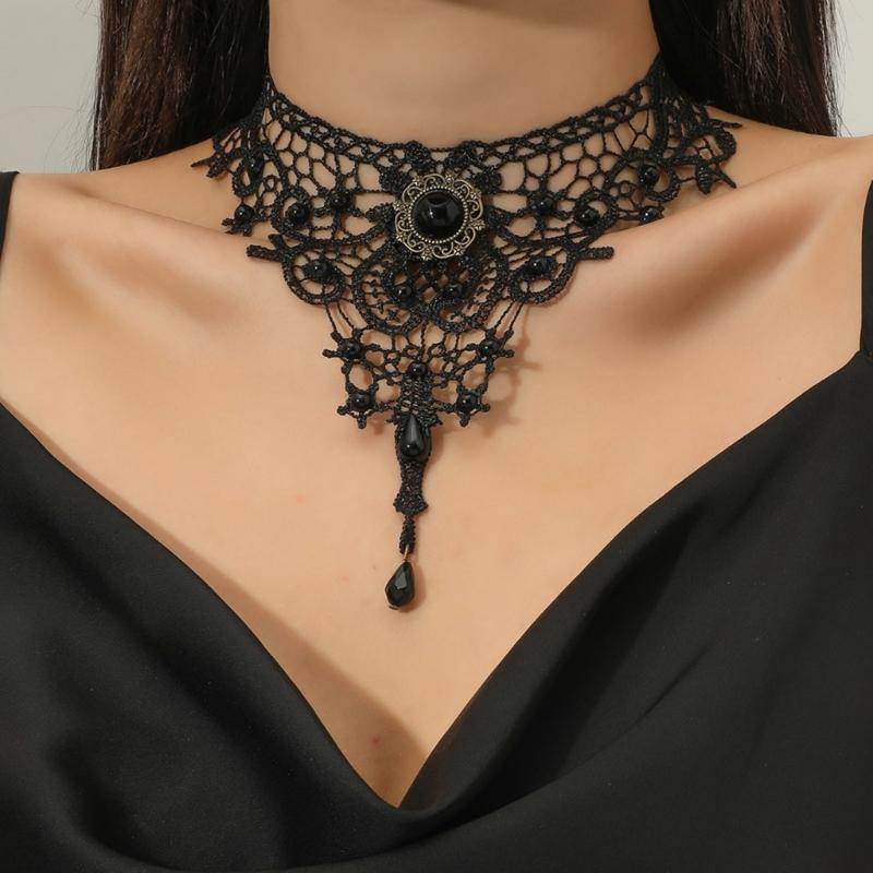 Gothic Lace Choker Necklace with Crystal for Women Girls Halloween Cosplay Party Custume Vintage Thick Choker Gifts