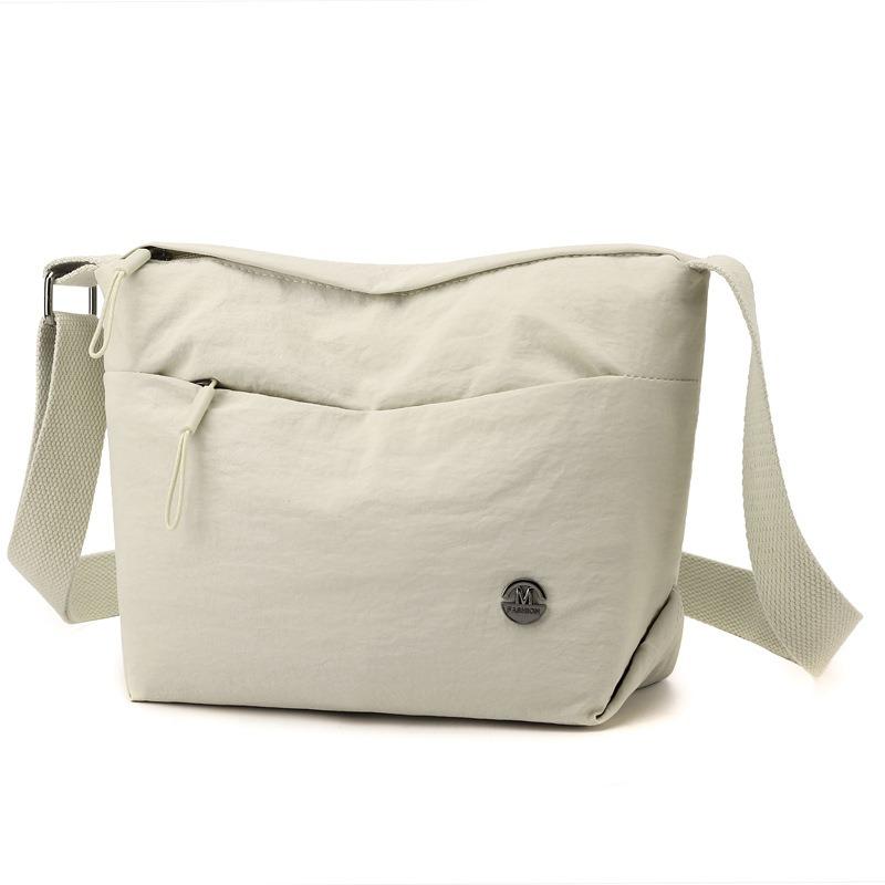 Women's Casual Fashion Shoulder Bag Outdoor Travel Mobile Phone Bag Simple Versatile Messenger Bag Lightweight Nylon Bag