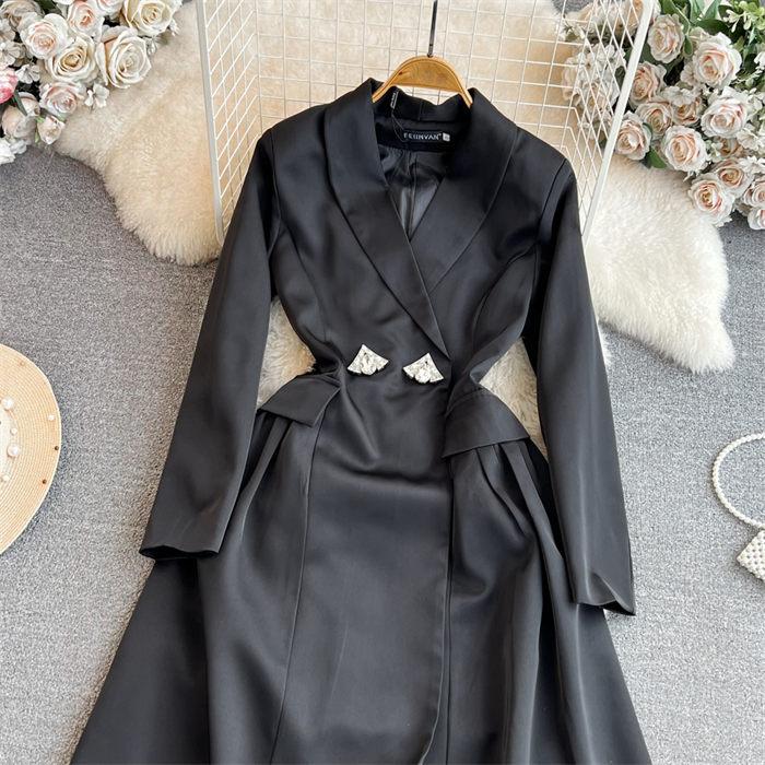 Осенне-зимнее платье-блейзер во французском стиле Хепберн — фото 20