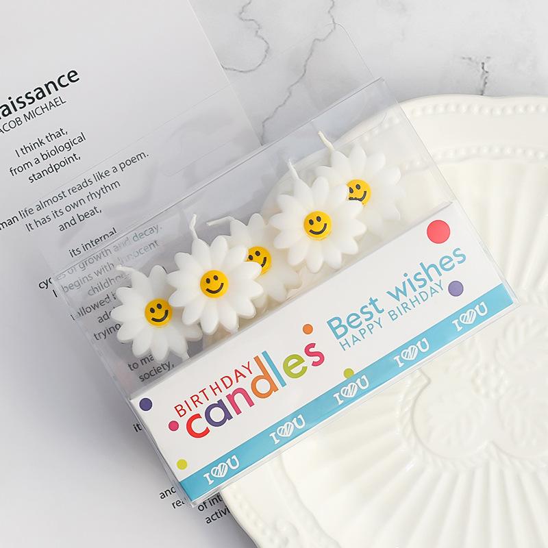 Set of 5 Cute Flower Candles Happy Smile Cake Toppers for Birthdays Picnics Cheerful Celebrations Daisy Smiley Face Candles 11*3*9cm