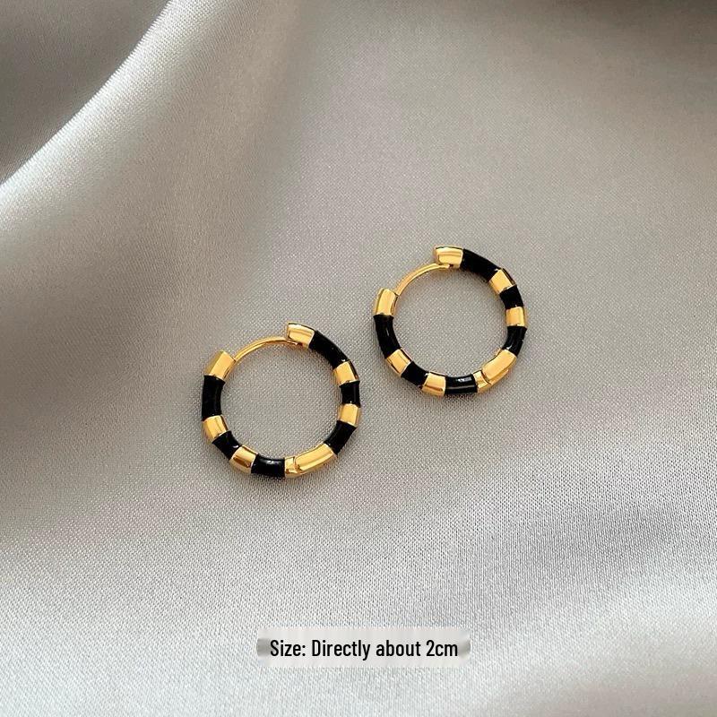 Französische Retro-Luxus-Farbblock-Ohrringe: Damen Ohr-Manschetten im chinesischen Stil