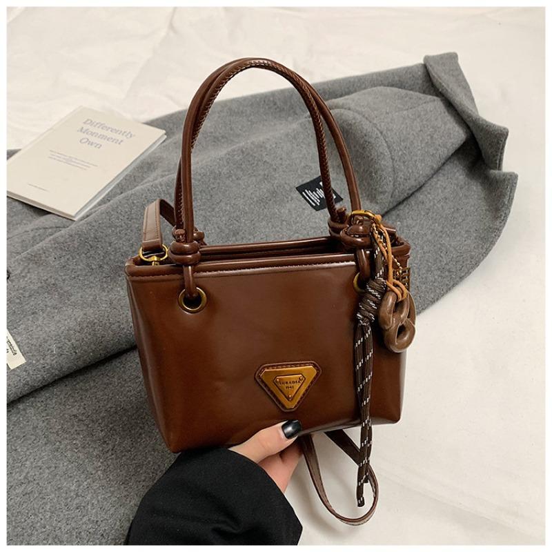 Autumn and Winter Fashion Hand-carried Bucket Bag Women's Retro High-end Sense Versatile Shoulder Bag Niche Casual Women's Bag