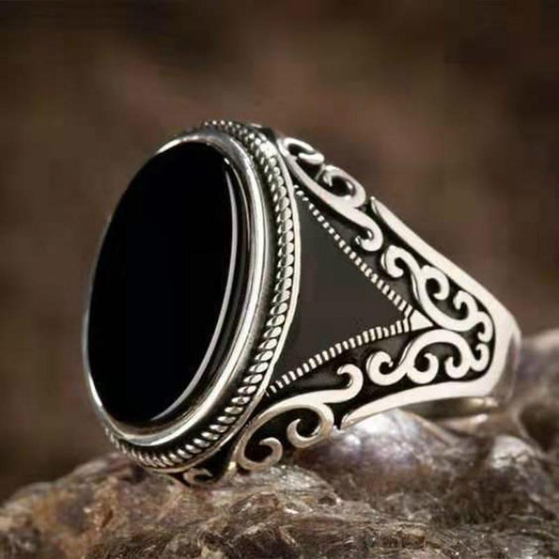 Vintage Punk copper Color Carved Ring for Men Fashion Metal Inlaid Black Stone Zircon Ring Engagement Wedding Jewelry