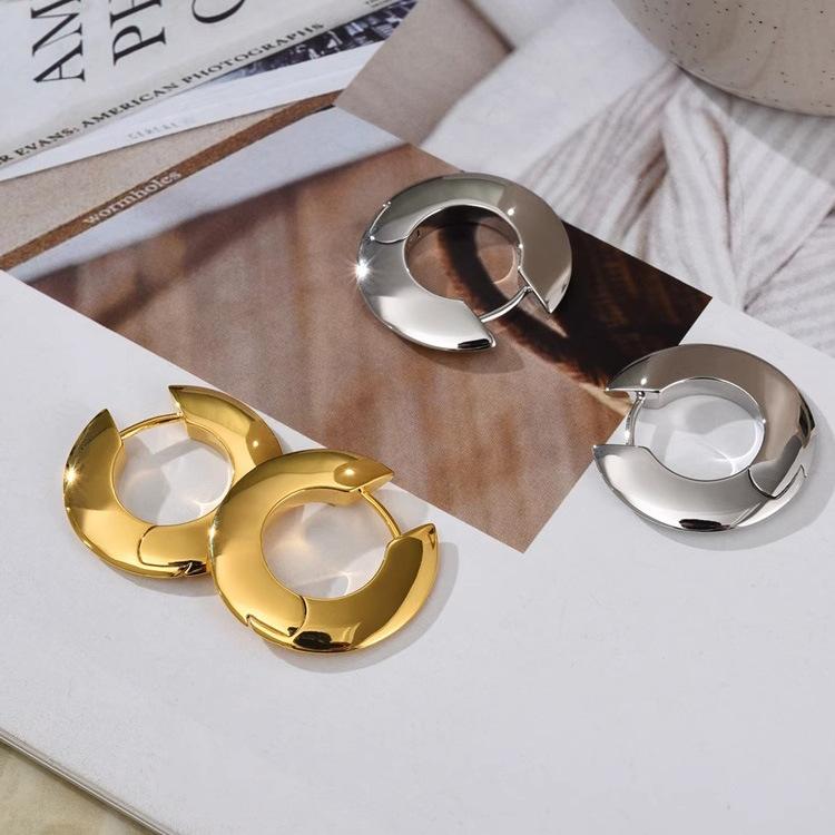 Minimalist Glossy Circle Earrings Women's Temperament Niche Design Personality Versatile INS Style Elegant Classic Accessories Daily Jewelry