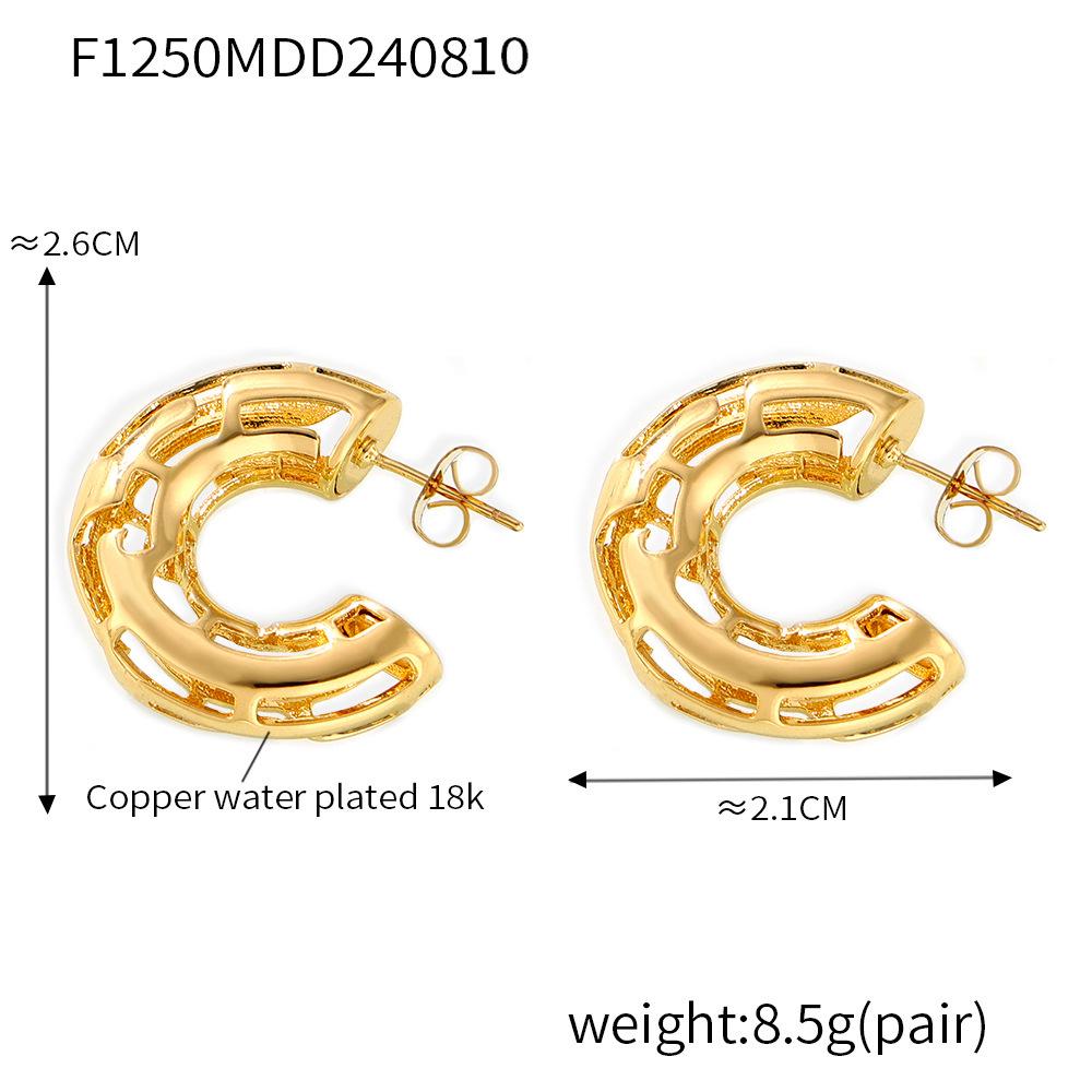 Fashionable 18k Gold-Plated C-Shaped Hollow Copper Earrings with European  American Individual Design