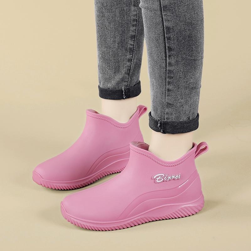 2026Women's New  Cute Soft Bottom Water Shoes Short Tube Rain Boots Summer Fashionable Outerwear Non-slip Stylish Rubber Shoes