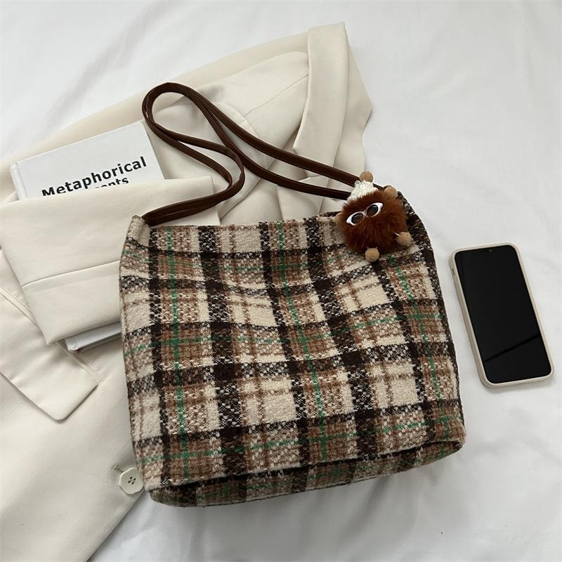 Woolen Plaid Large-capacity Fashion Simple Leisure 2025 Foreign Style Pendant Winter New Korean Version Tote Handbag