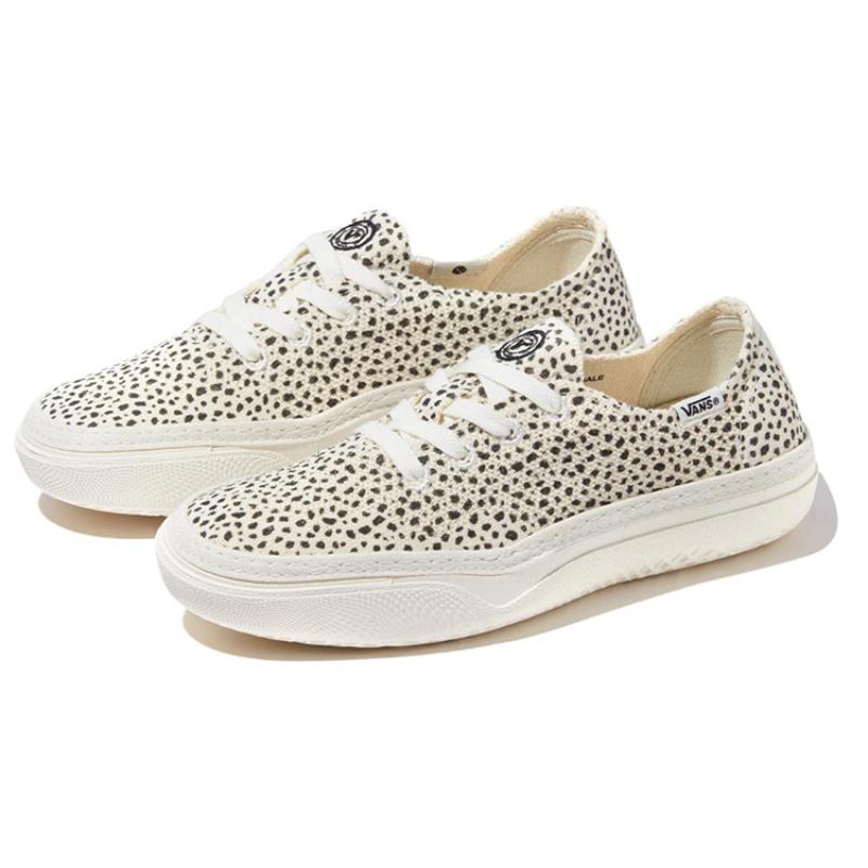 Vans Low Top Skateboard Shoes Women's White Black Vans VN0A4BWLKIG1