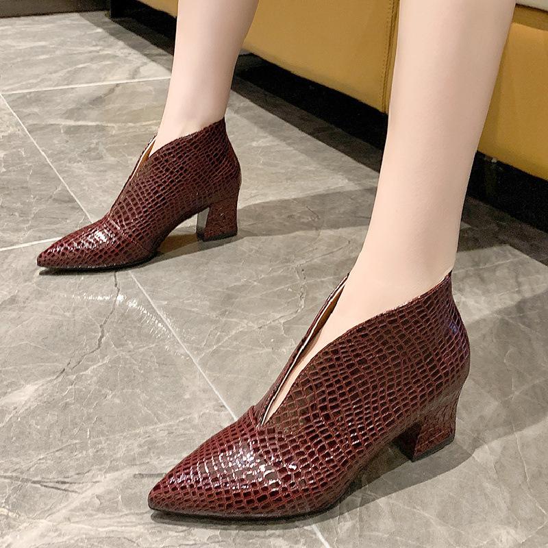 V-mouth short women's autumn and winter new European and American fashion pointed embossed thick heel Martin Women's