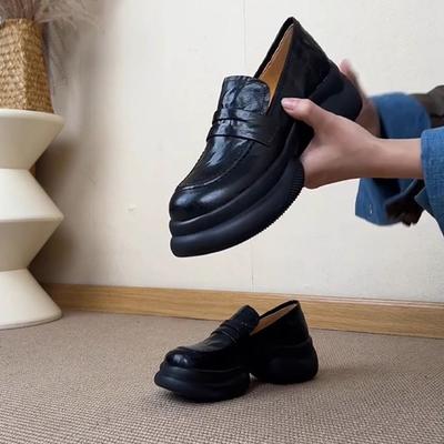 2025 Retro Wasserdichte Muffinsohle Pendler Kleine Lederschuhe Damen Runde Spitze Plateau Lässige Slipper Sportlicher Stil Einzelne Schuhe
