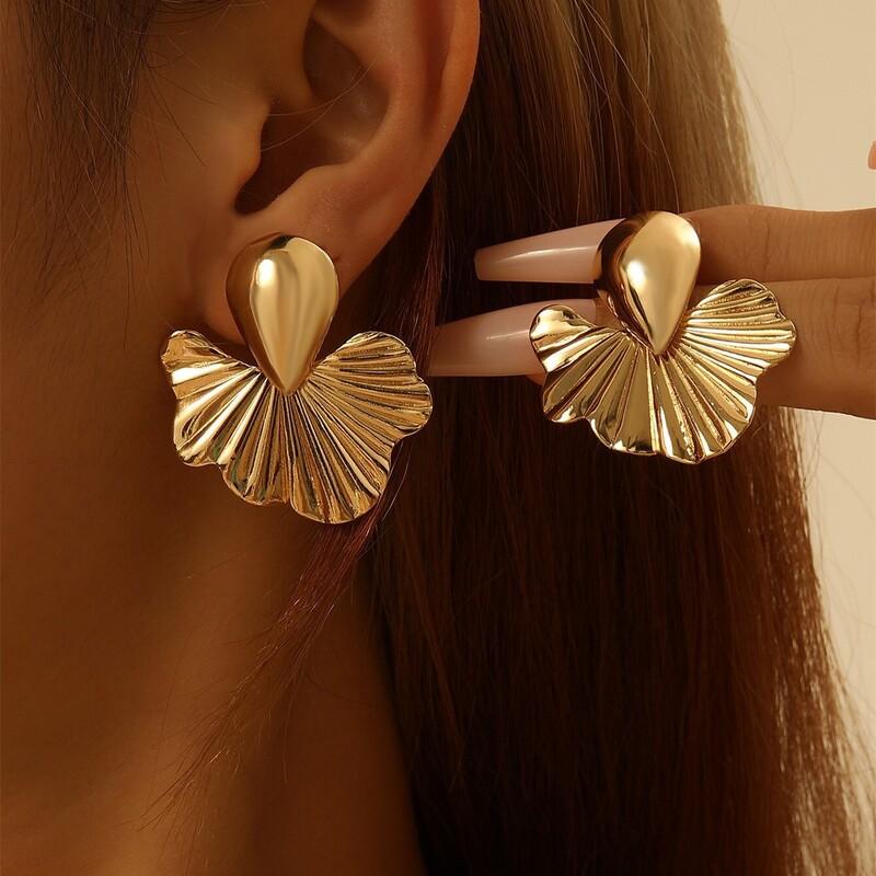 Exaggerated Metal Geometric Stud Earrings For Women Fashion Retro Gold Color Spiral Leaf Unique Earrings Party Jewelry Gifts