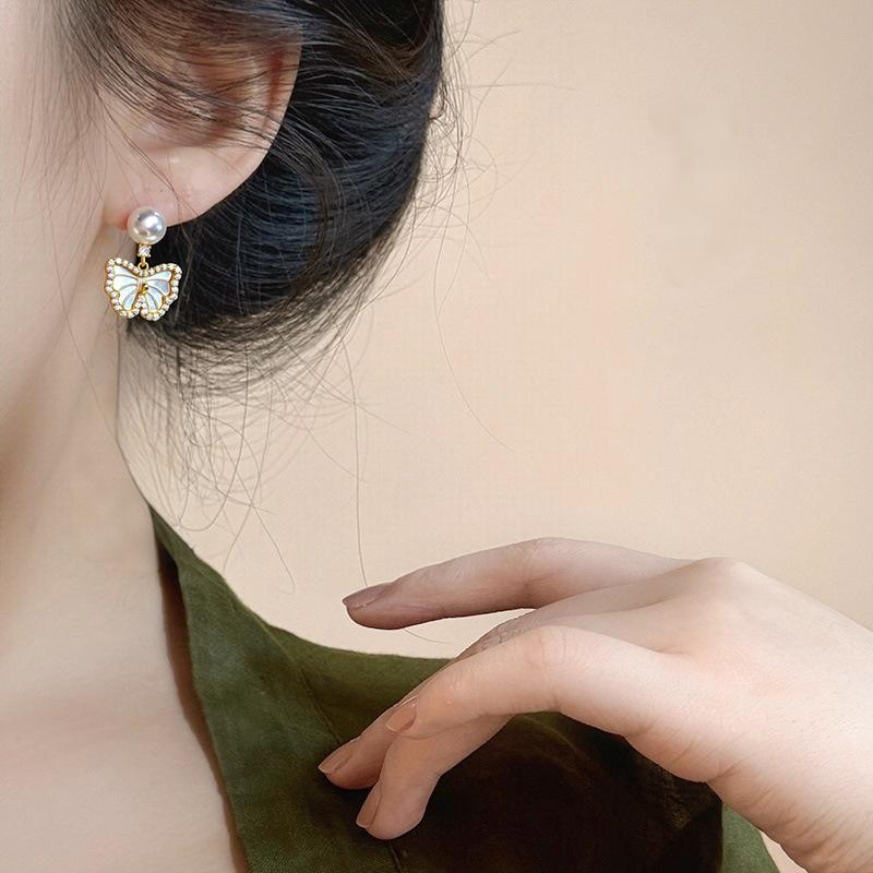 Natural freshwater pearl earrings, women's seashells, micro inlaid with zircon, classic butterfly pearls, high-end feel