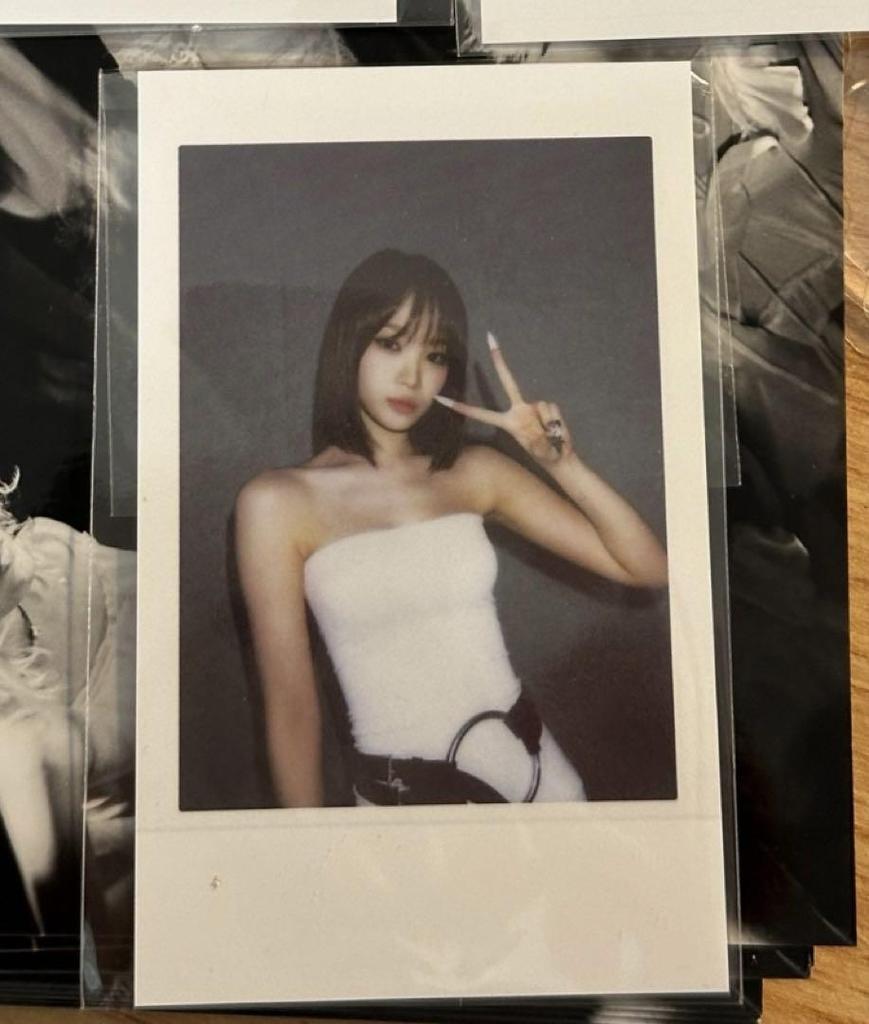 [USED] Lu Seraphim Chaewon HOT Pop-Up Limited Trading Card B