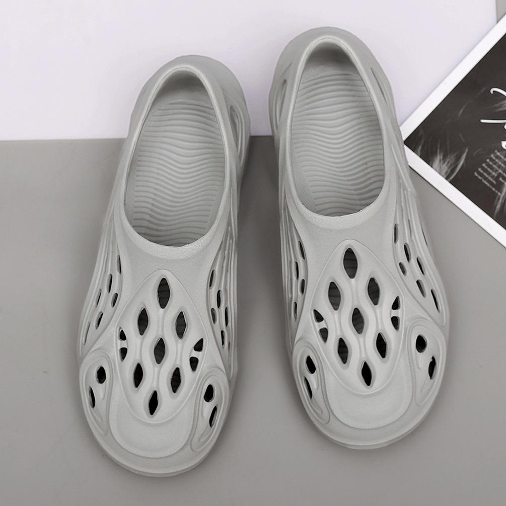 Couple Coconut Hole Shoes Men Step On Shit Feeling Hollow Sandals Summer Beach Shoes a Pedal Bag Head Slippers Tide