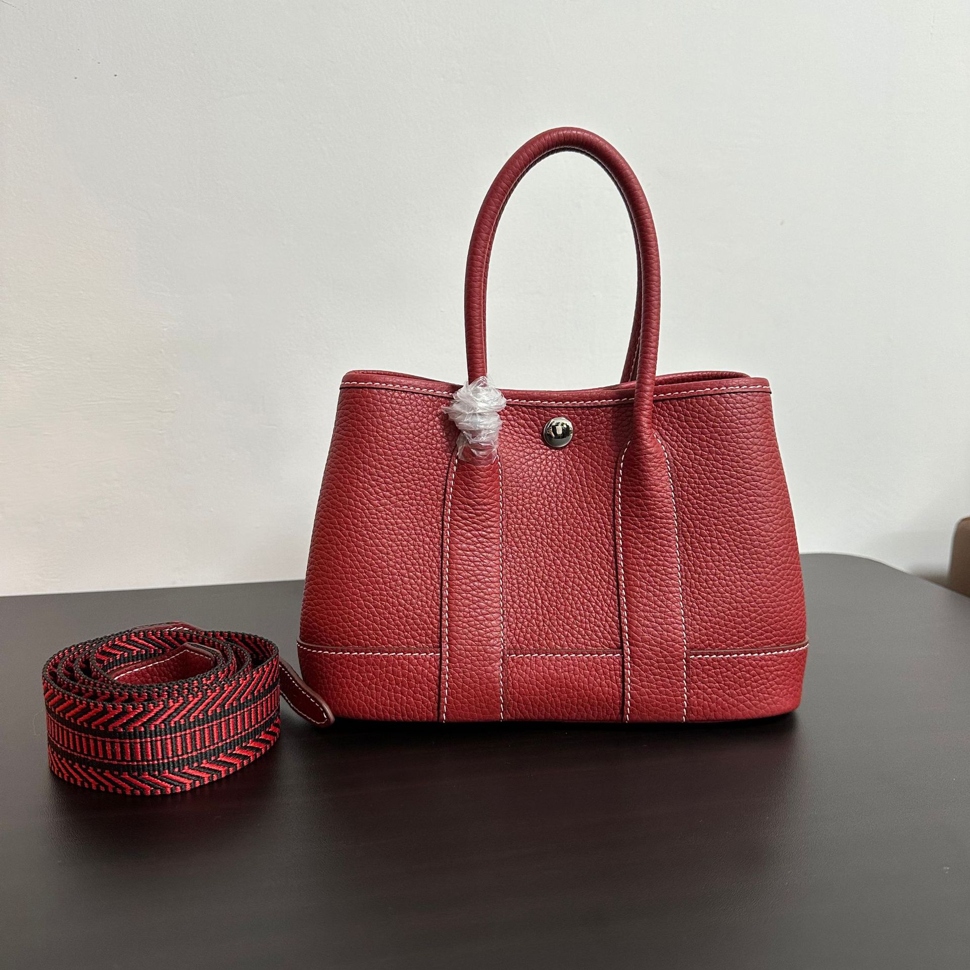 

[First layer TC cowhide] 23mini garden bag, genuine leather tote bag, shoulder crossbody handbag, wide shoulder strap women s bag 23*16*10cm червоний