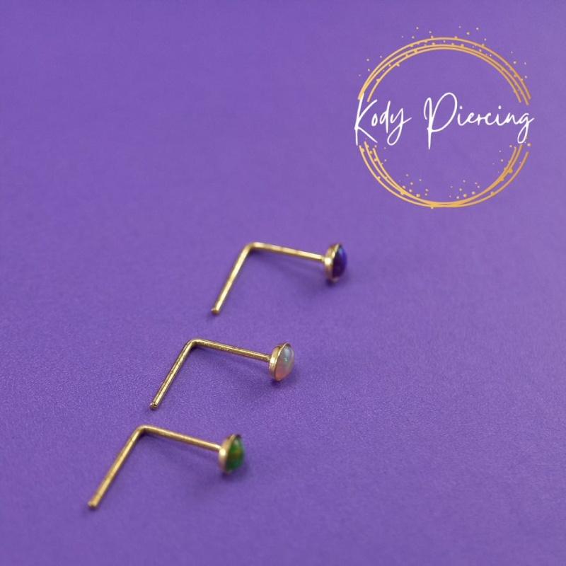 KODY PIERCING 3-teiliges Set L-Stab aus 9-karätigem Gold und 2 mm grüner, rosafarbener und violetter Opal