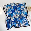 Écharpe florale pour femme style luxe léger imprimée 71 cm petit foulard carré foulard en soie simulée polyvalent professionnel foulard en soie d'été nouveau