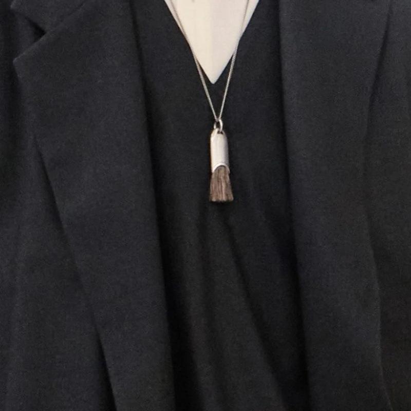 Korean Cha Jingyuan Style Tassel Necklace with Brush Pendant – Elegant, Niche Design, Long Chain for Sweaters