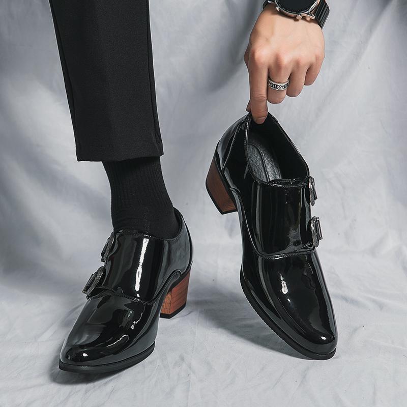 Hight Quality Men's Patent Leather Height Increasing Shoes Pointed Top British Style Banquet Wedding Party Dress Metal decoratio