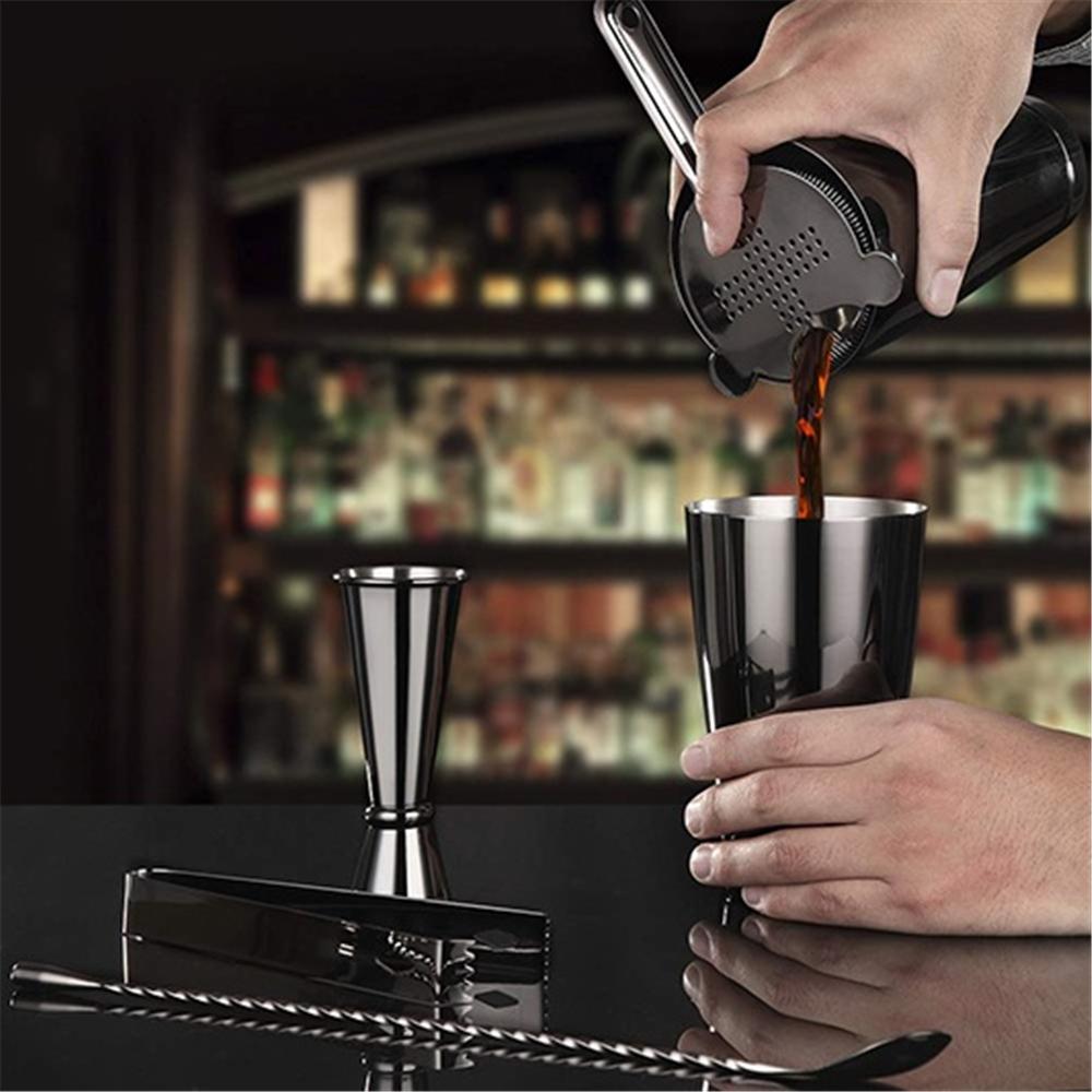 Koktejl Shaker Bar Set: 2 vážené Boston shaker, cedítko na koktejly, odměrka, muddler a lžička, kleště na led a 6 nalévátek na lahve