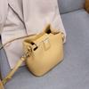 Neue Tasche für Damen Vielseitige Handtaschen Modische und Hochwertige Umhängetasche Pendler Crossbody-Tasche