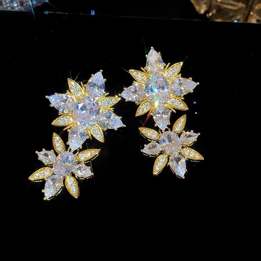 Elegant French Zircon Flower Pendant Earrings - Luxurious, Exquisite, and Statement-making Accessories for a Sophisticated Look.