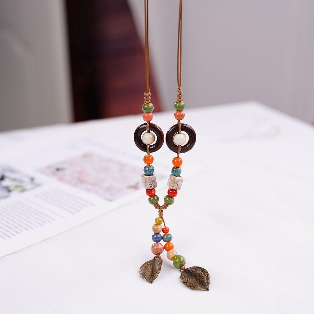 Factory direct sales ceramic necklace does not fade light luxury niche sweater necklace