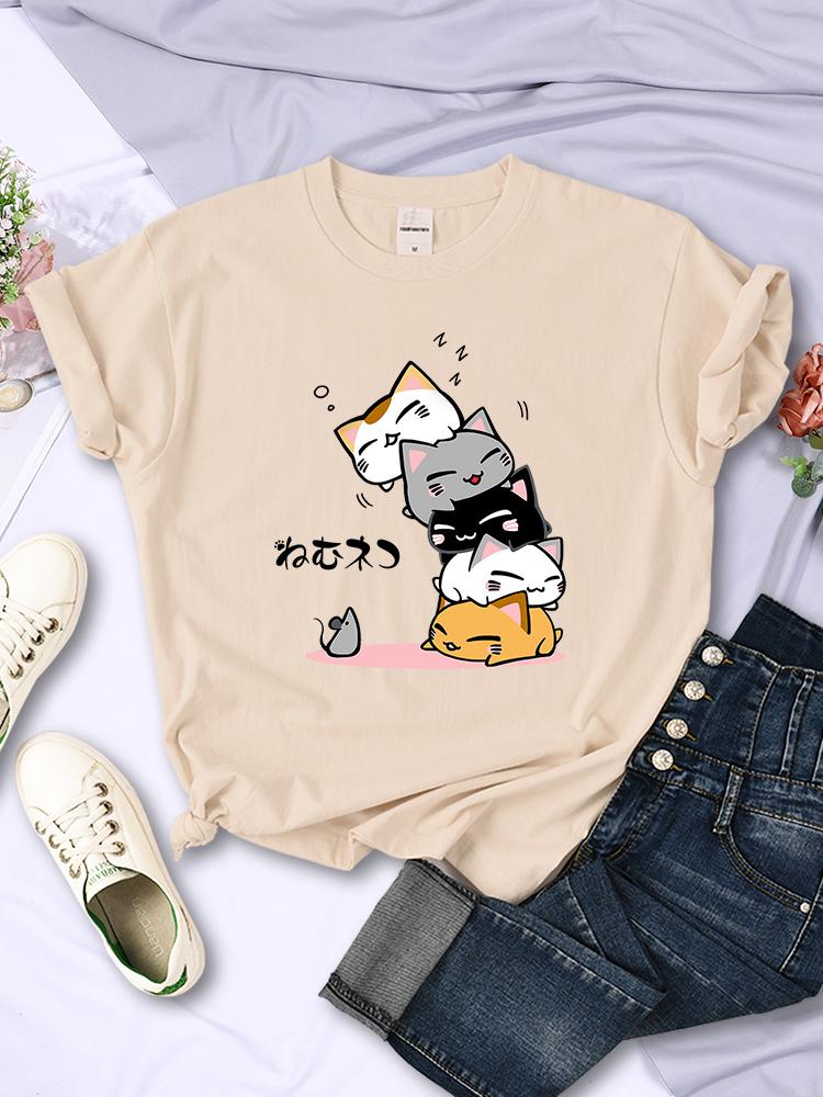 Cute Stacked Cats Sleeping Don'T See The Mouse Print Women T-Shirt Comfortable Soft Tops Creativity Fashion Womans Tee Clothing