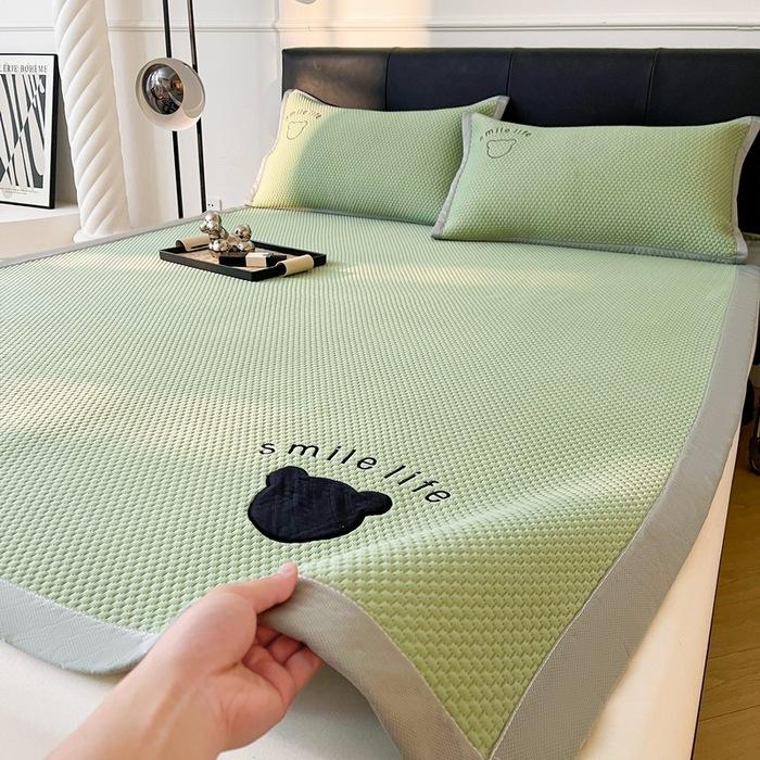 A-Klasse Ice Silk Cooler 3-teilig Sommer-Klimaanlage Weiche Matte Maschinenwaschbar Waschbarer Bettbezug