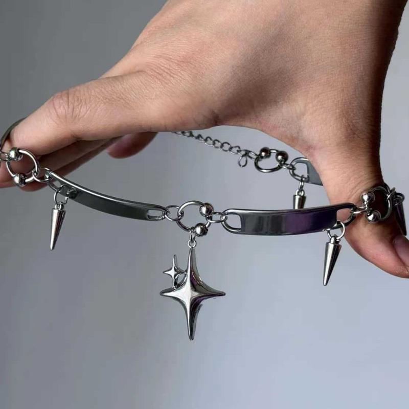 Star Pendant Necklace Alloy Texture Tassels Clavicle Chain Adjustable Length for Daily Wear and Special Occasions