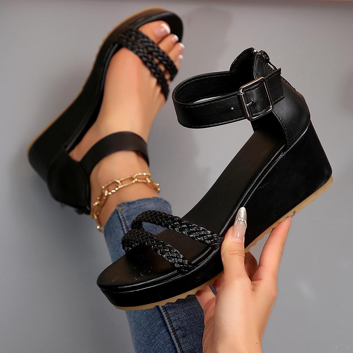 

Босоножки с застежкой-молнией сзади и танкеткой, новинка лета 2025 года, модные универсальные босоножки большого размера с открытым носком и на платформе «маффин» 43 чёрный