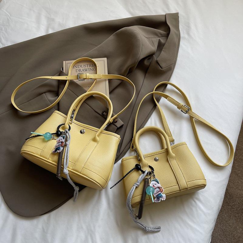 Versatile Handbag Women's Fashion Commuter Tote Bag Casual Shoulder Messenger Bag