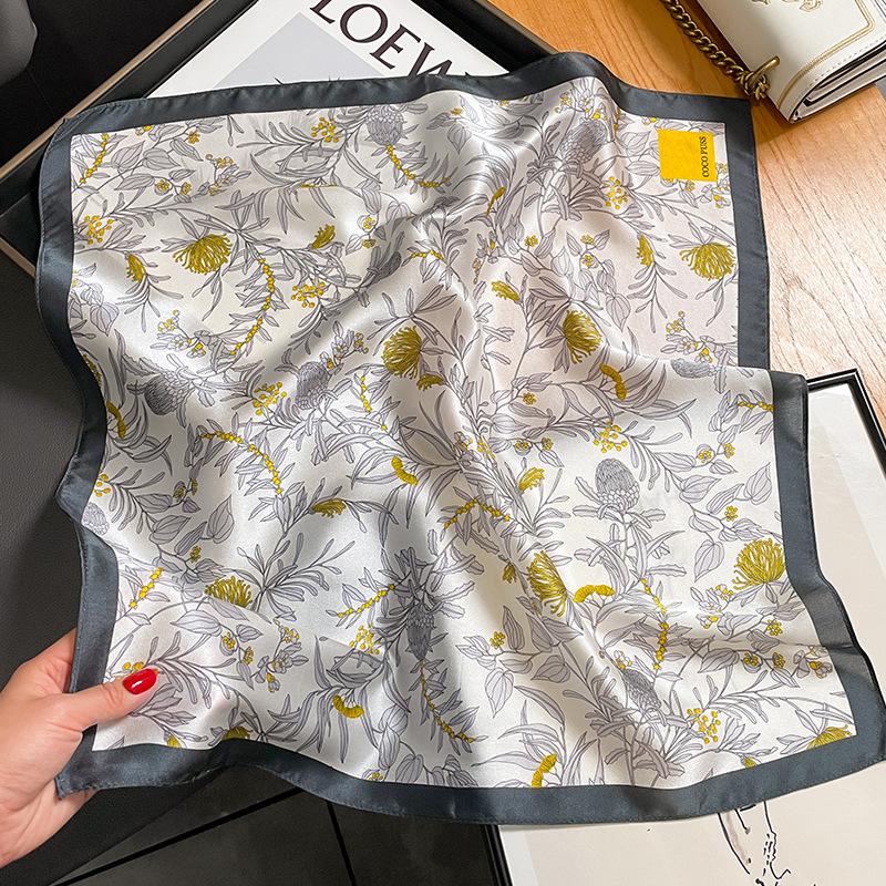 New Spring and Autumn Printed Silk Small Square Scarf Women's Silk Scarf Decorative Scarf Mulberry Silk Shawl Scarf Gift