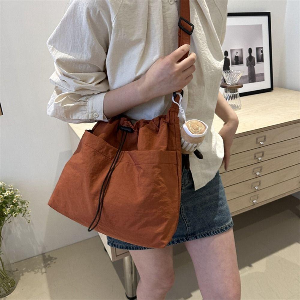

Large Capacity Drawstring Bucket Bag Crossbody Bag Nylon Shoulder Bag Cute Girls зелений